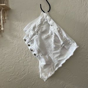 White distressed button fly high rise short
